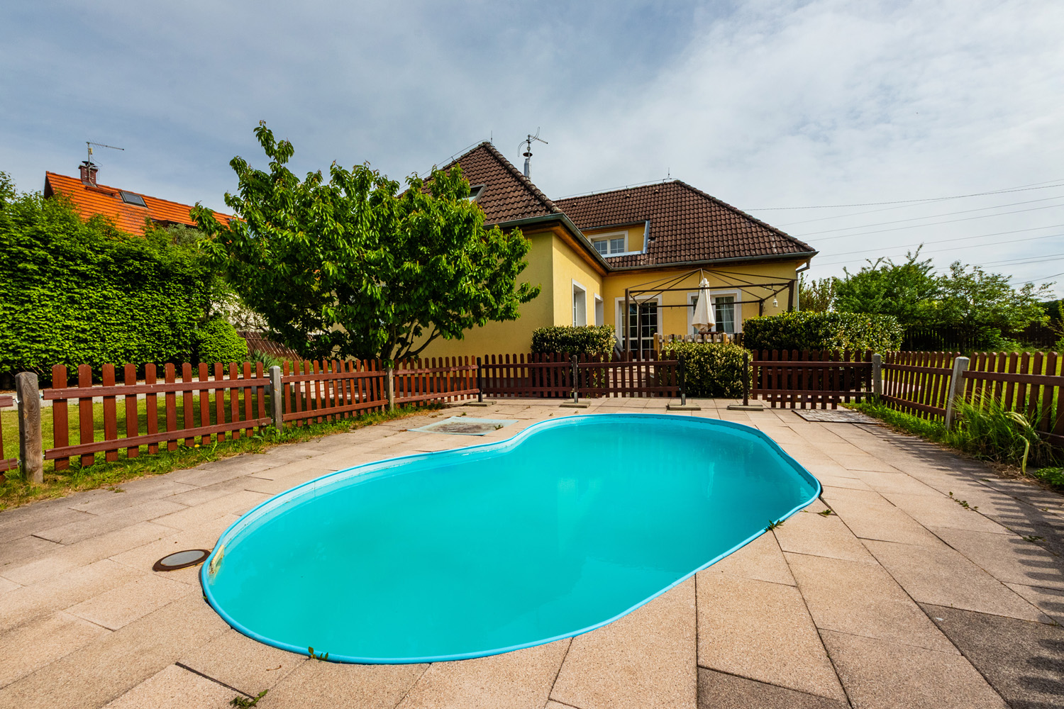 Prodej RD 6+kk, 189m2,  bazén, 1417 m2, Dobřichovice, Praha-západ