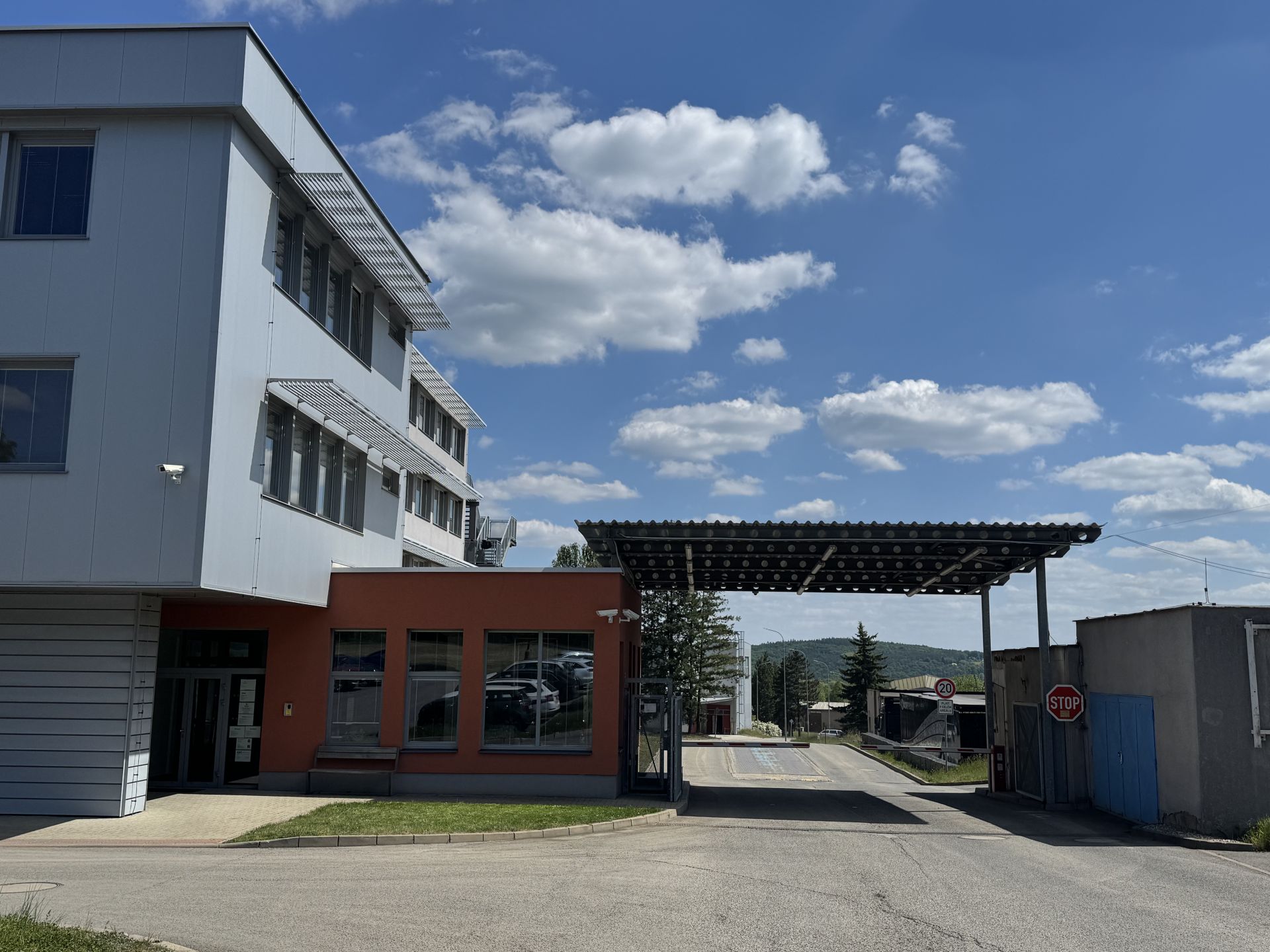 Pronájem skladu 158 m², ul. Pražská, Mníšek pod Brdy